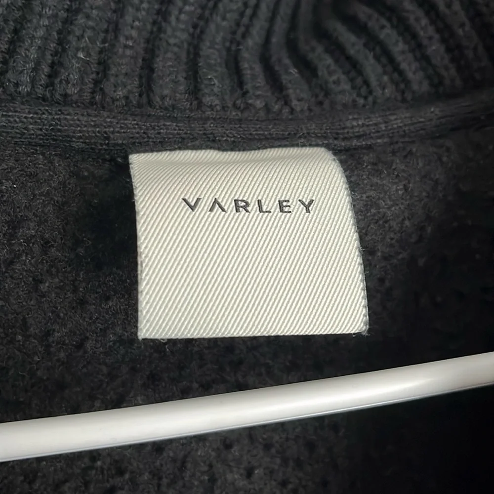 Varley Ribbed Black Sweater Fleece Pullover, worn twice - Picture 4 of 6